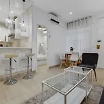 شقة In La Carihuela Near The توريمولينوس